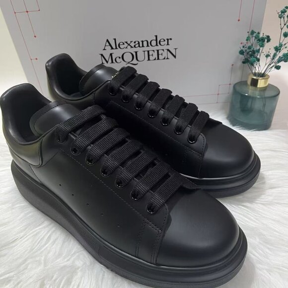 Alexander McQueen Black Men's Sneakers - Picture 6 of 8